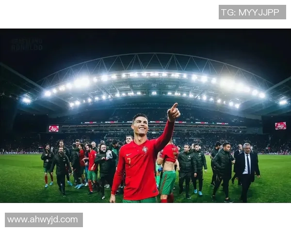 C罗足球明星入场视频精彩瞬间回顾与分析 C罗足球明星入场视频精彩瞬间回顾与分析