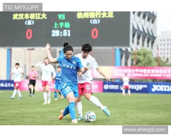 探索三字动词的魅力与应用如踢足球的精彩瞬间