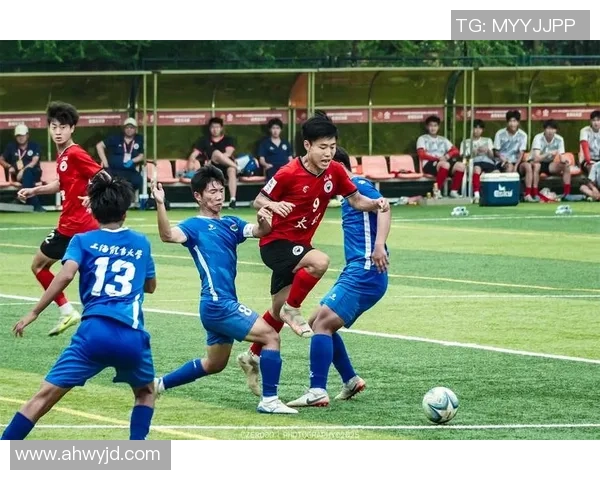 足球设气:探讨足球运动中的心理素质与团队协作对比赛结果的影响 足球设气:探讨足球运动中的心理素质与团队协作对比赛结果的影响